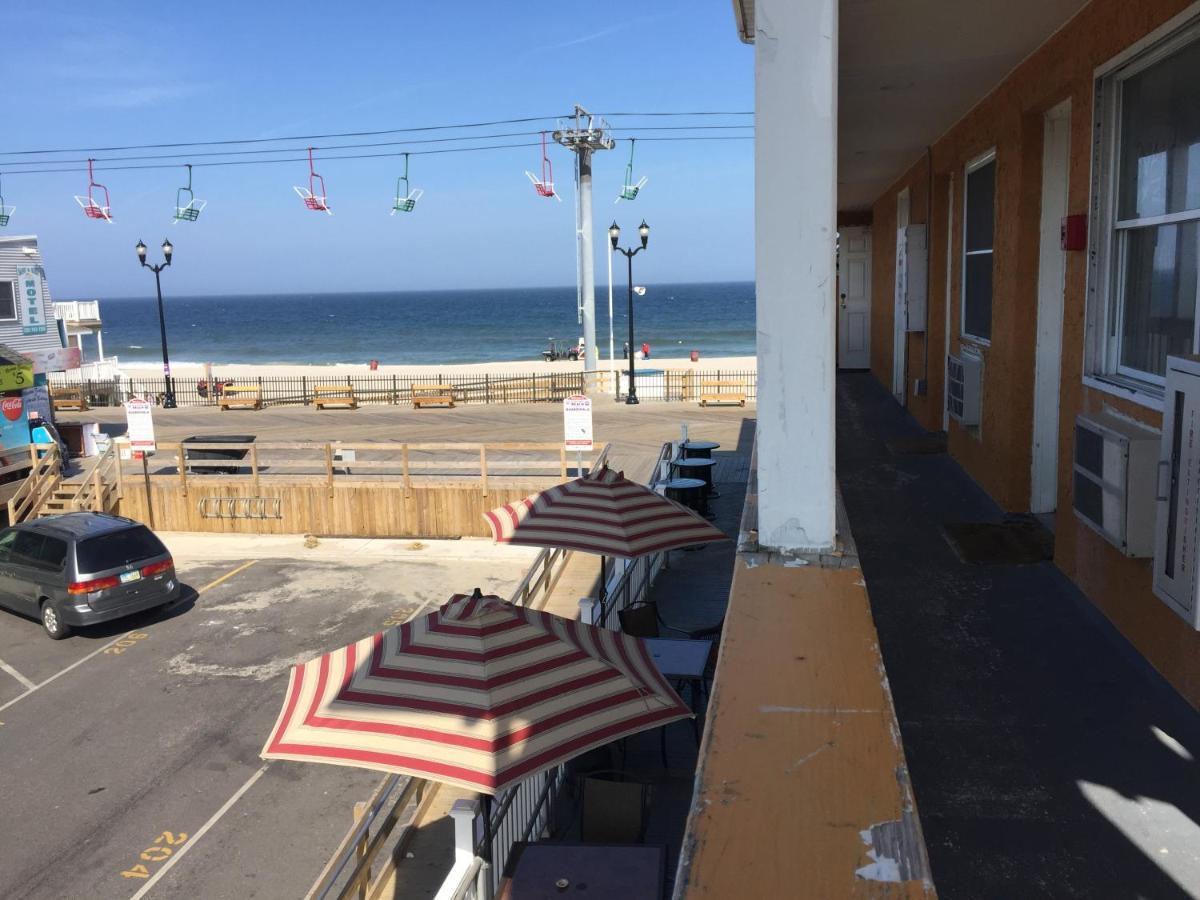 Boardwalk Hotel Charlee & Apartments Beach Hotel Oceanfront سيسايد هايتس المظهر الخارجي الصورة