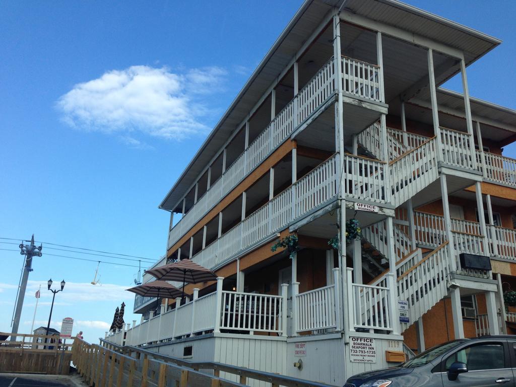 Boardwalk Hotel Charlee & Apartments Beach Hotel Oceanfront سيسايد هايتس المظهر الخارجي الصورة