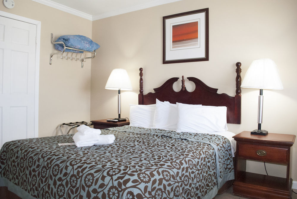 Boardwalk Hotel Charlee & Apartments Beach Hotel Oceanfront سيسايد هايتس المظهر الخارجي الصورة