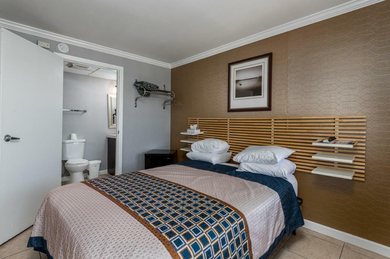 Boardwalk Hotel Charlee & Apartments Beach Hotel Oceanfront سيسايد هايتس المظهر الخارجي الصورة